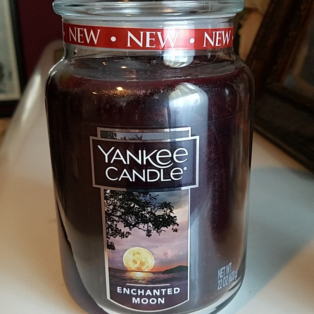 Yankee Candle Large Enchanted Moon candle